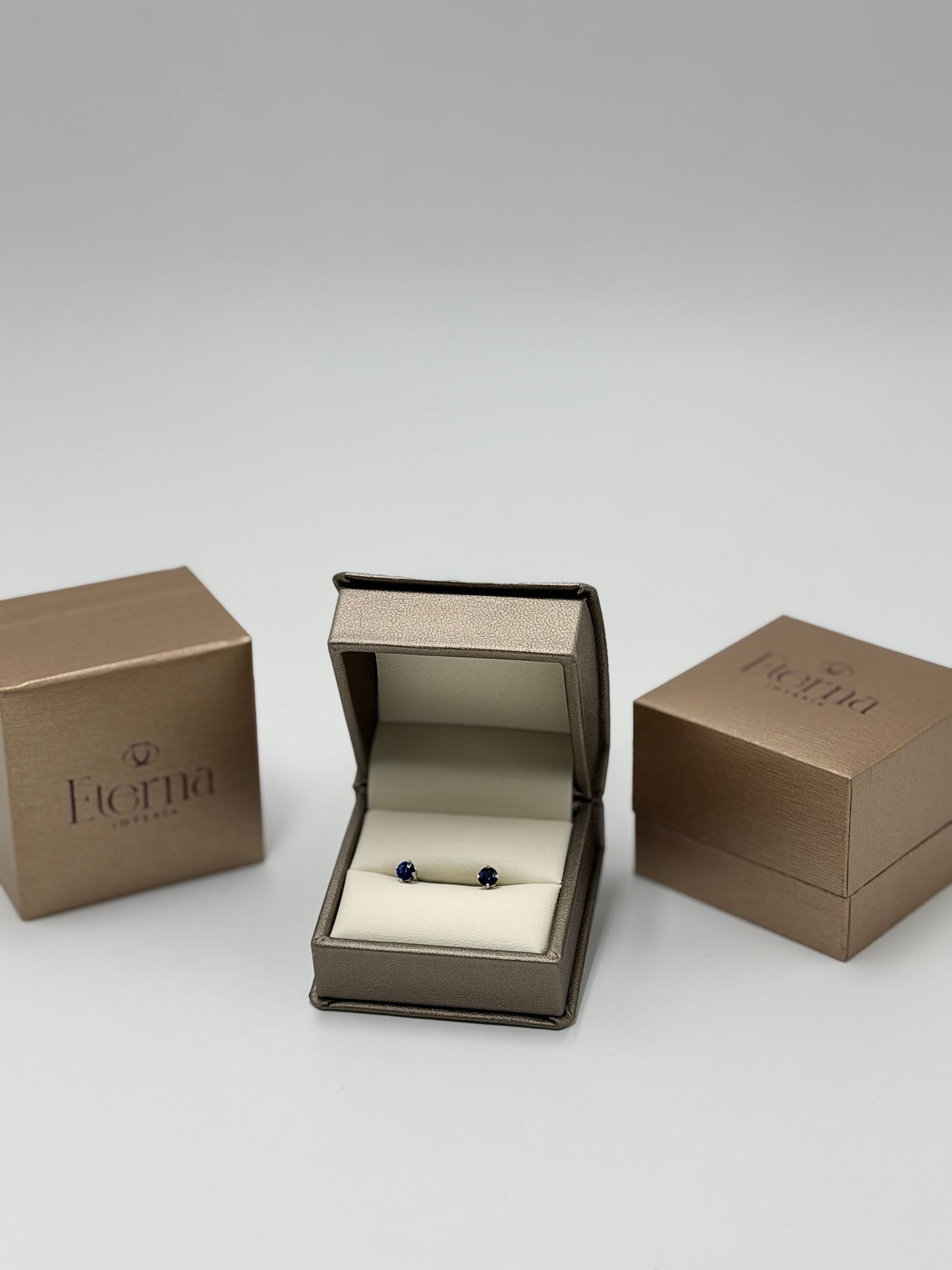Broquel de Zafiro Oro blanco 14k