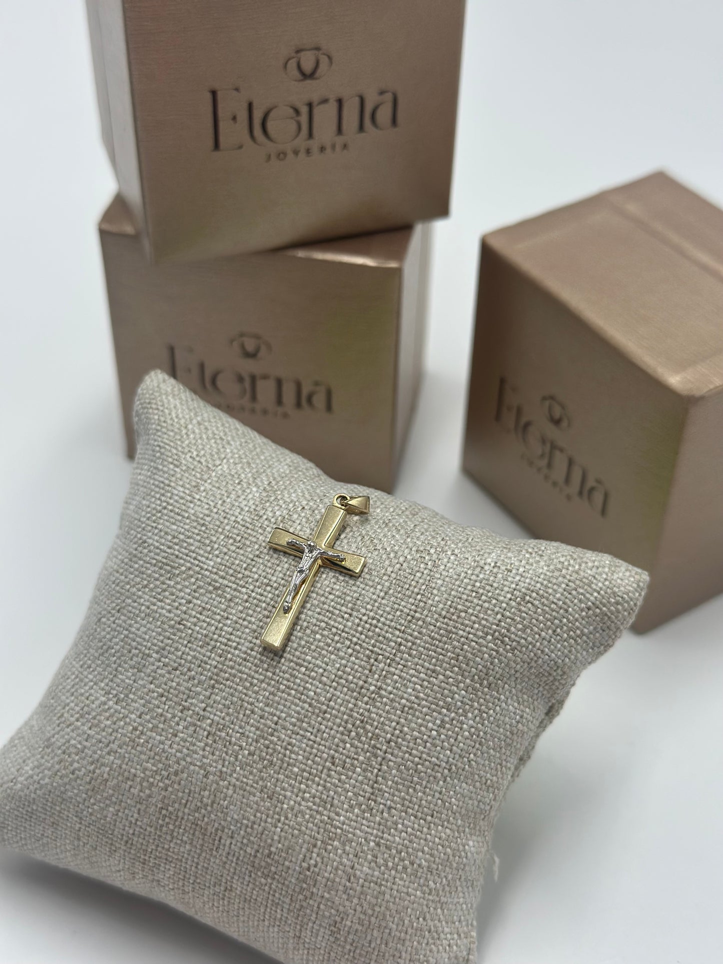 Dije 10K Oro Cruz
