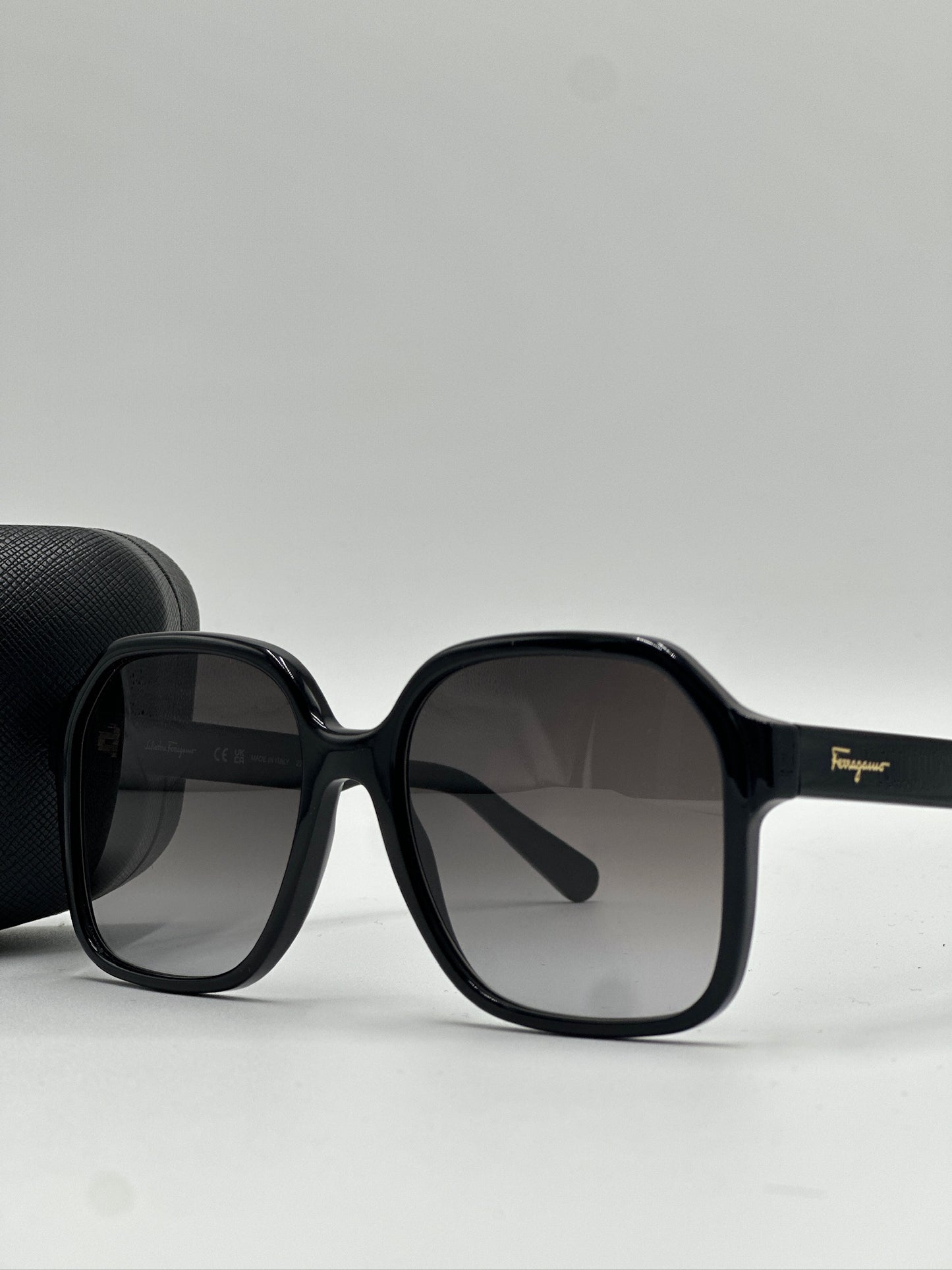 Ferragamo Lentes de Sol