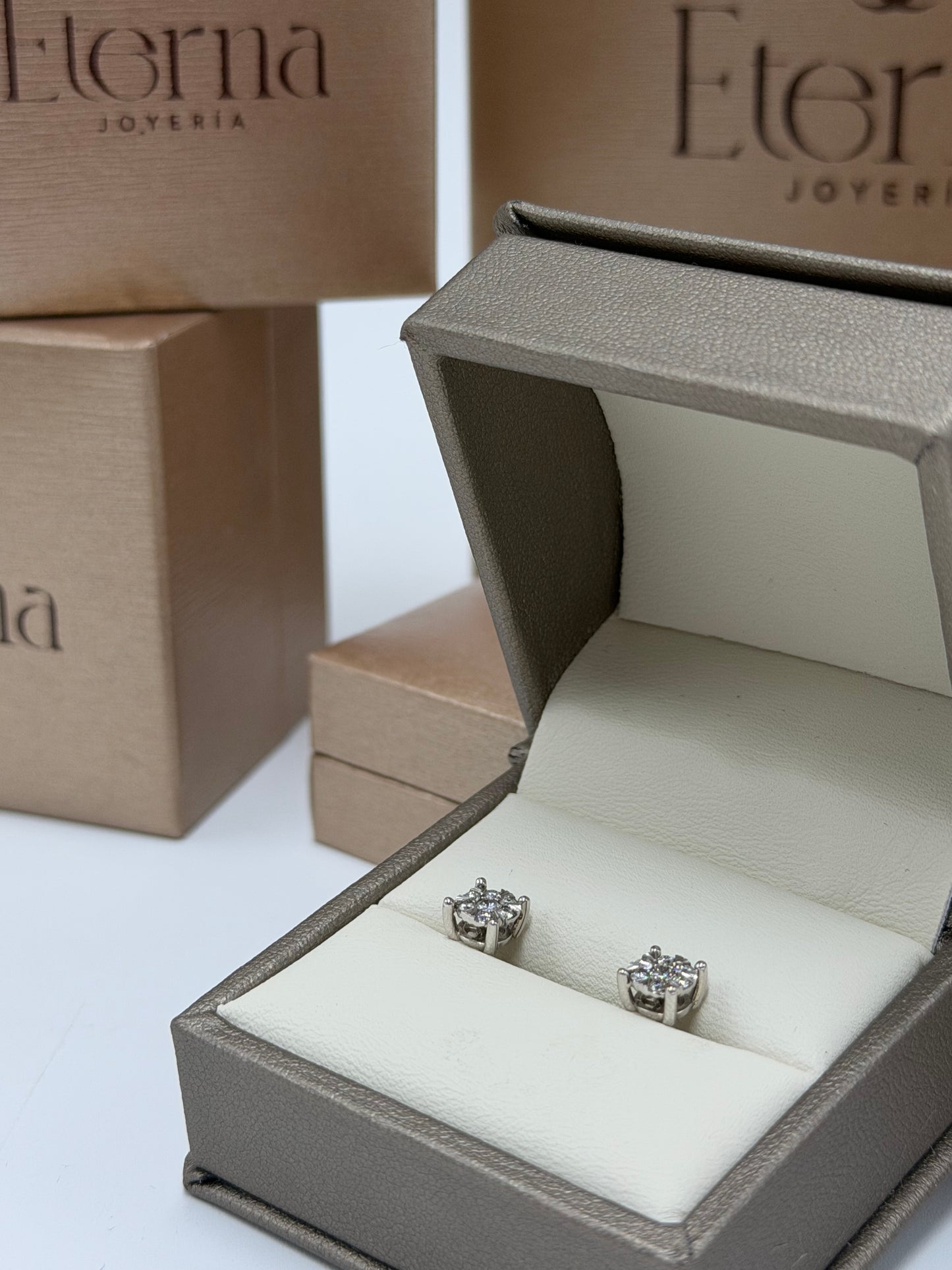 Pendientes Diamante 14K