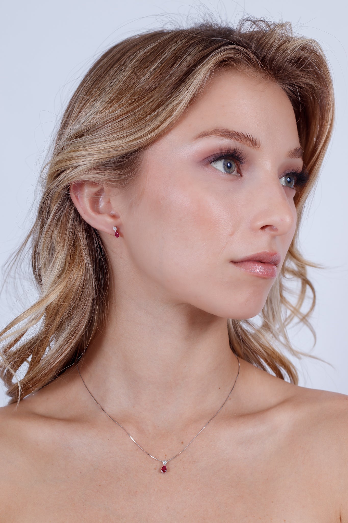 Pendientes Diamante y Rubí natural