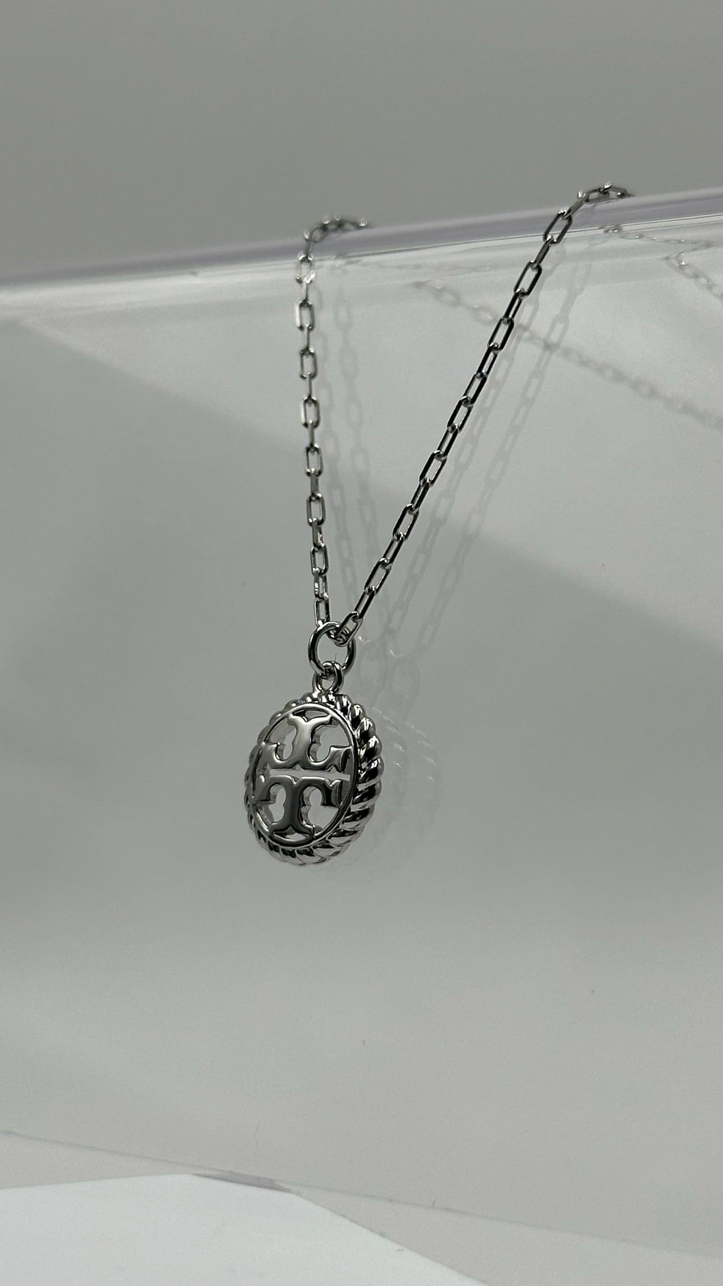 Tory Burch Collar