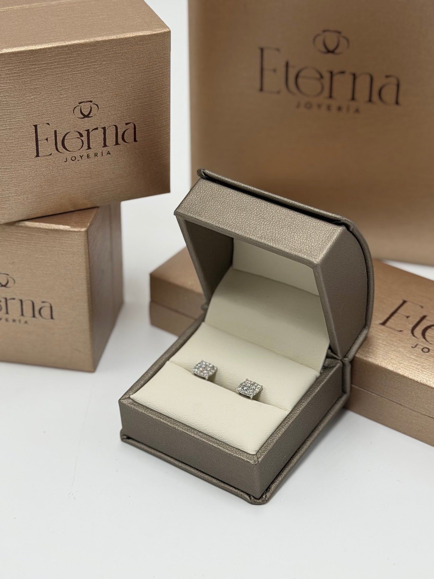Pendientes Diamante 14K