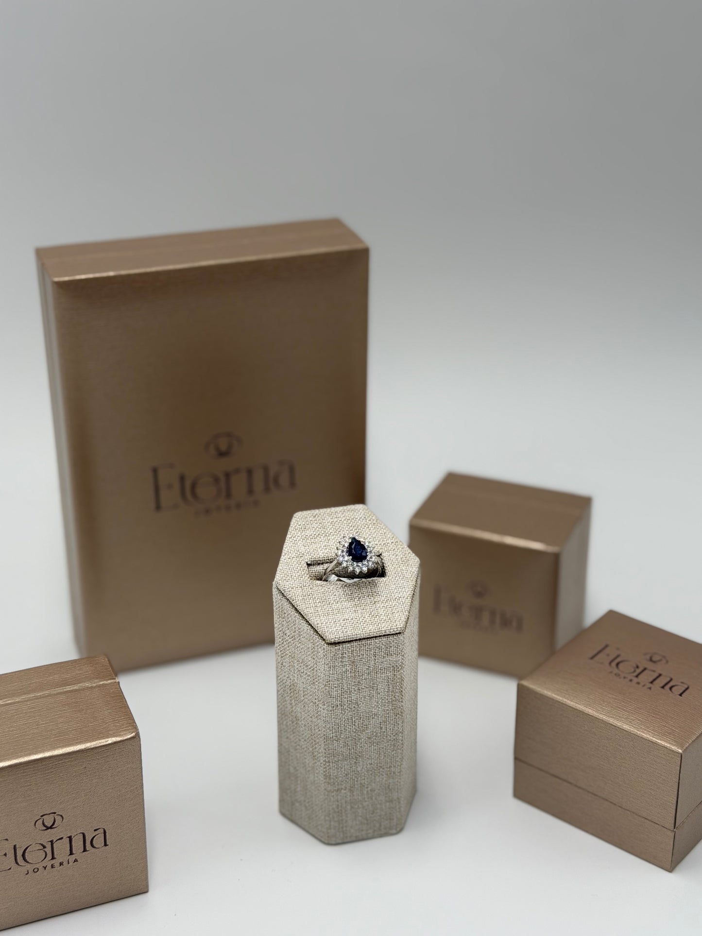 Anillo Zafiro con Diamante 14k