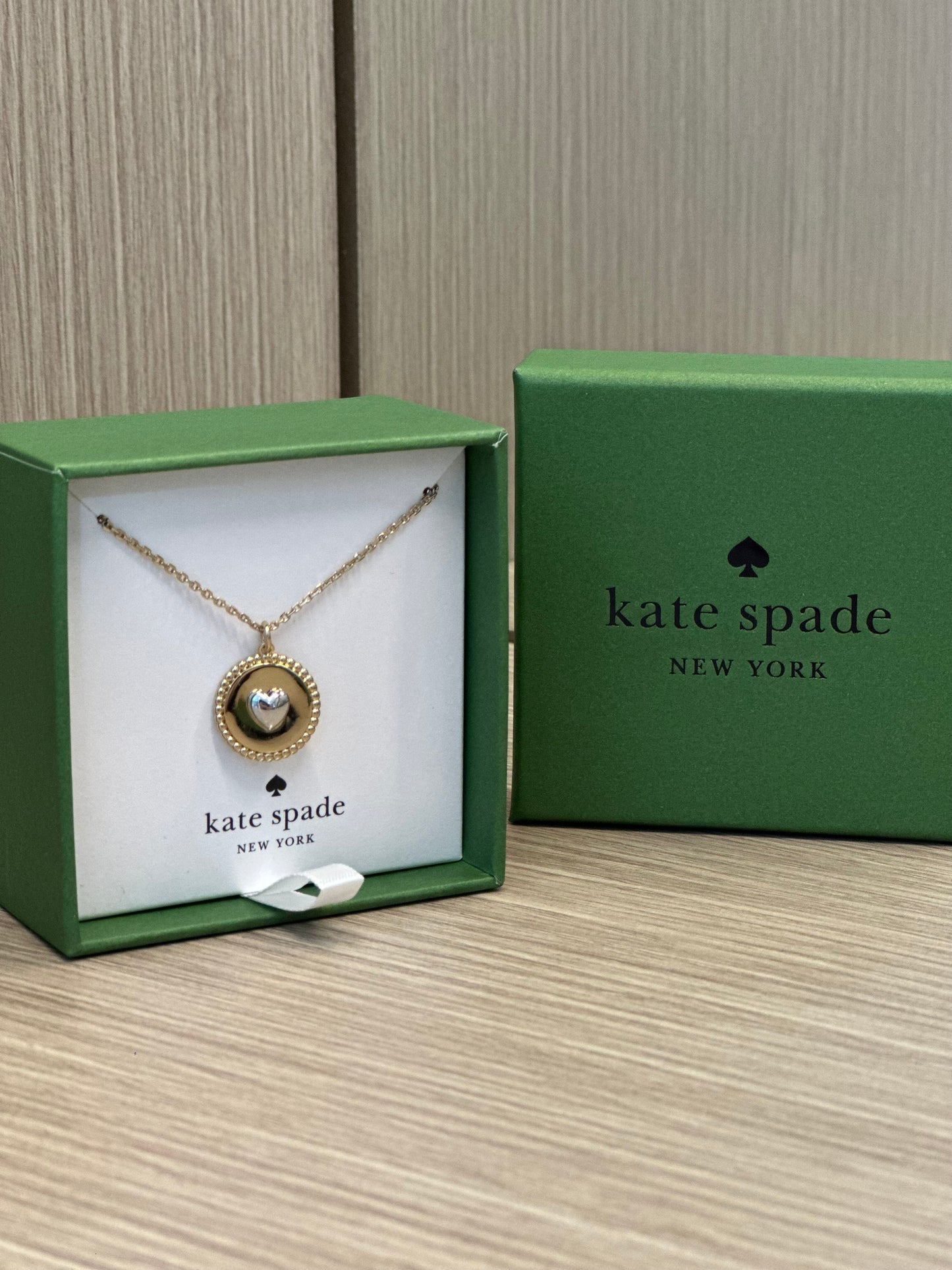 Kate Spade Collar