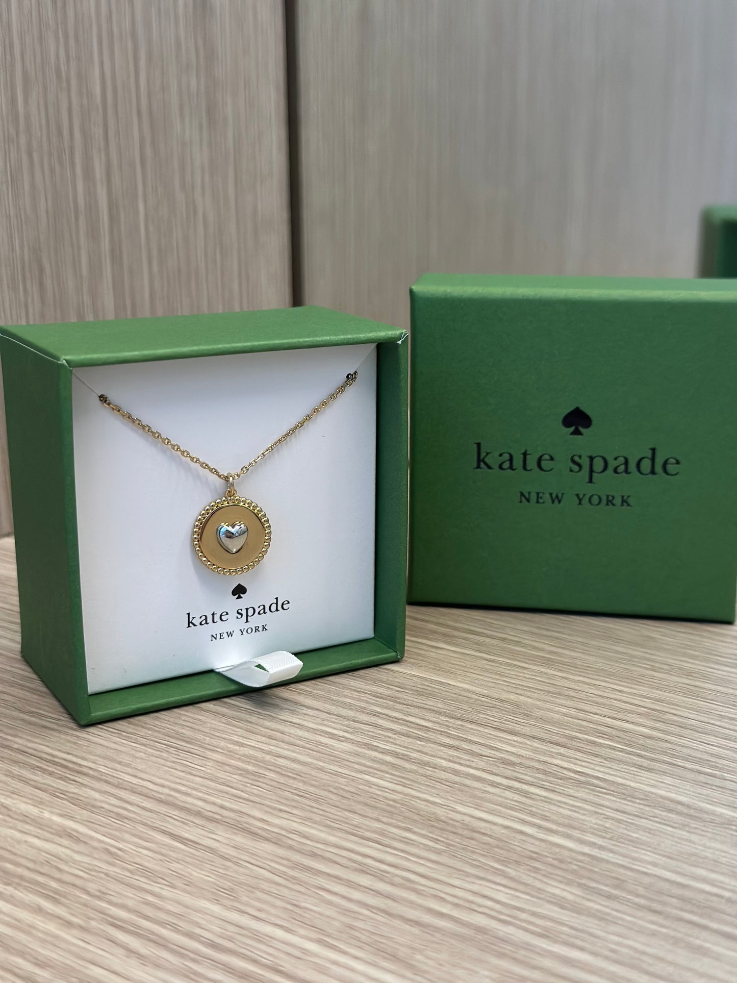 Kate Spade Collar