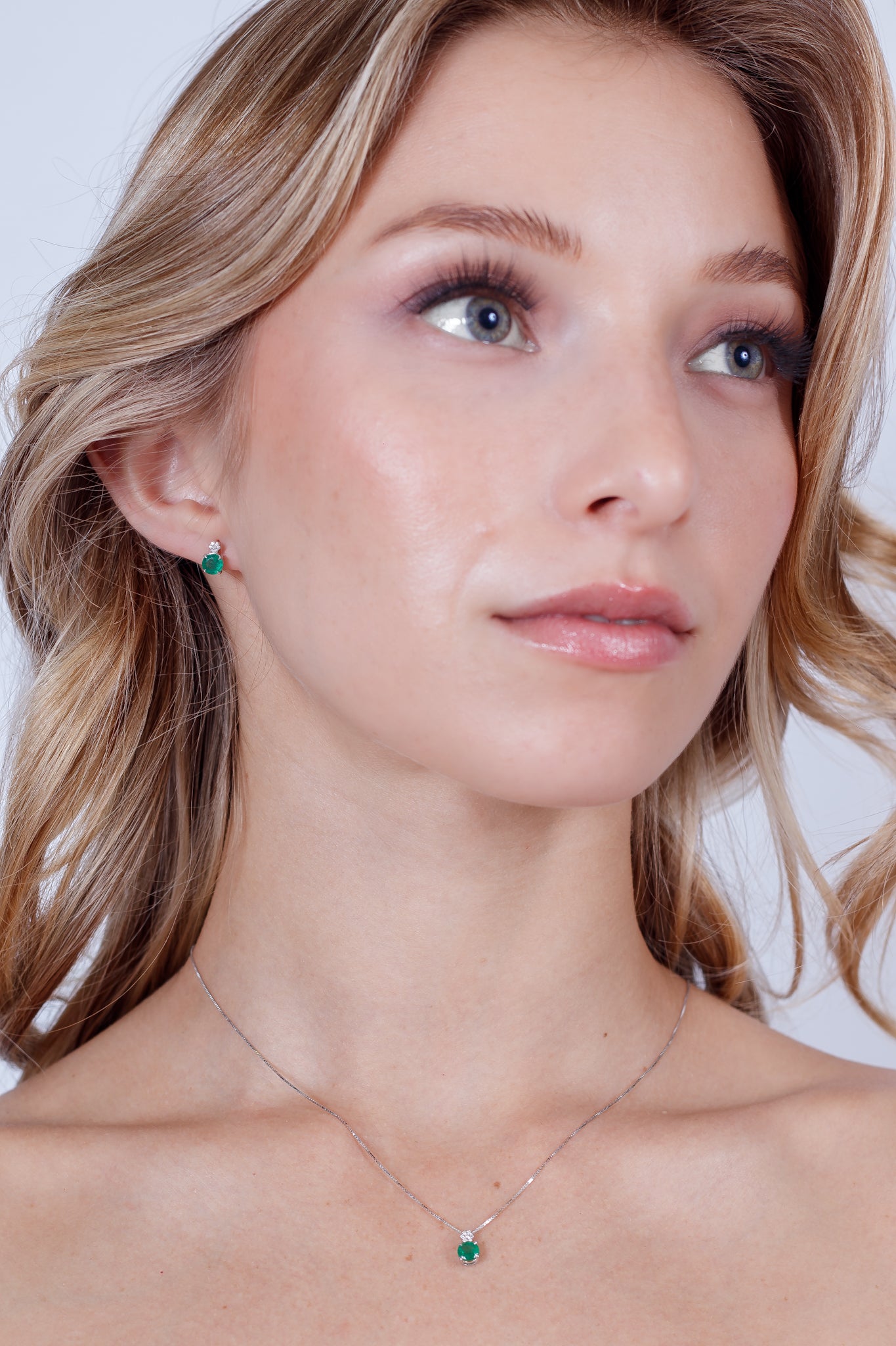 Pendientes Esmeralda y Diamante natural