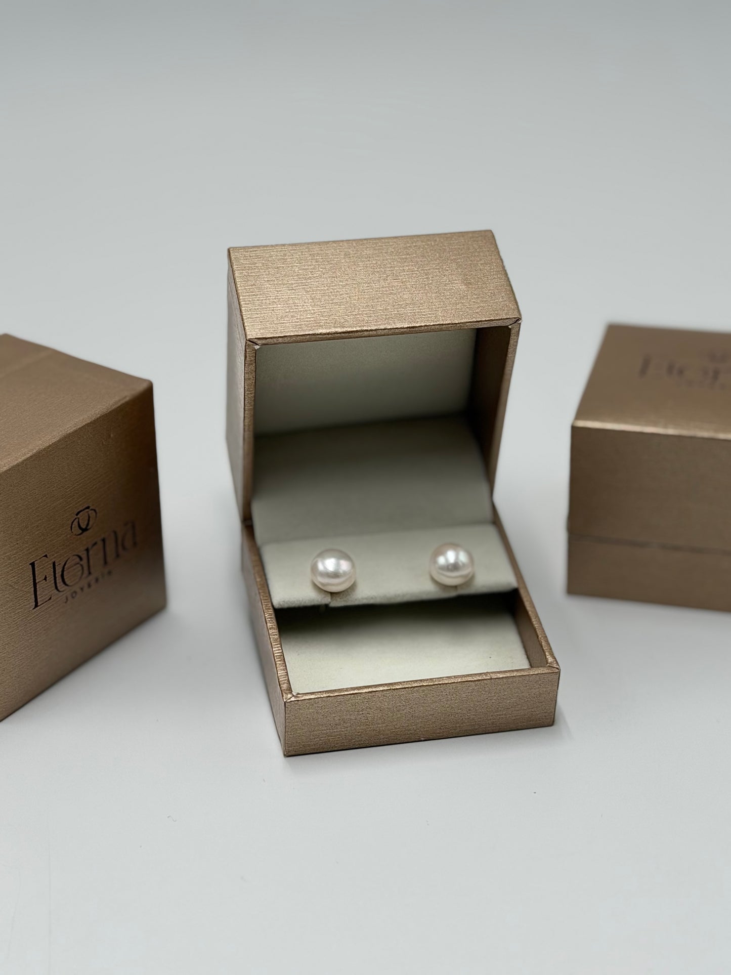 Broquel 10K Perla Natural