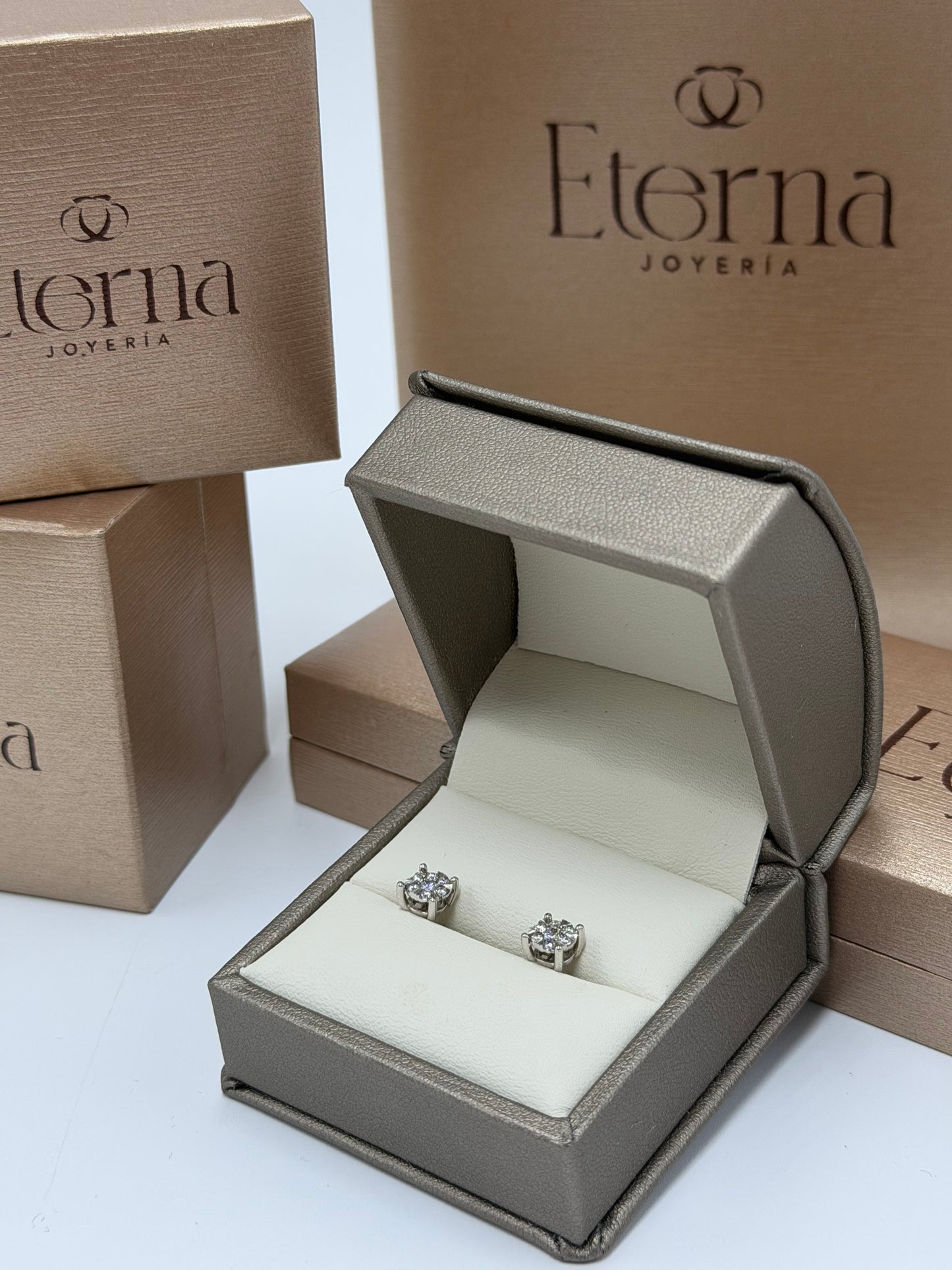Pendientes Diamante 14K