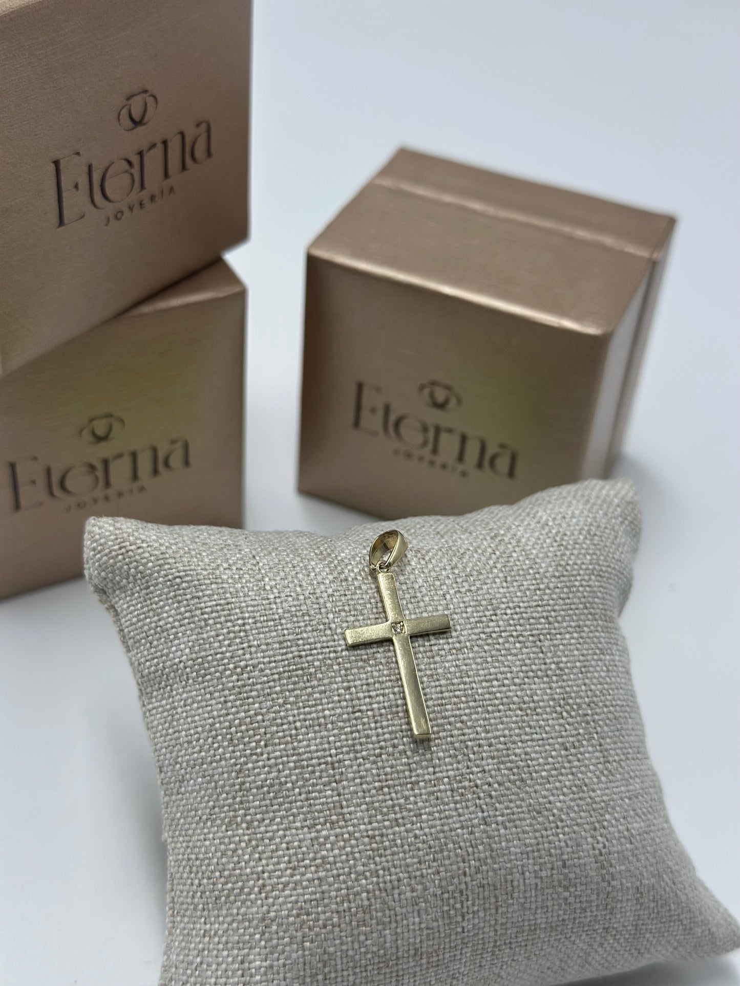 Dije Oro 10K Cruz