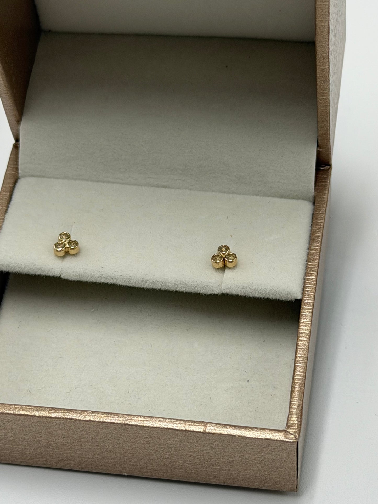Broquel de Oro 14k