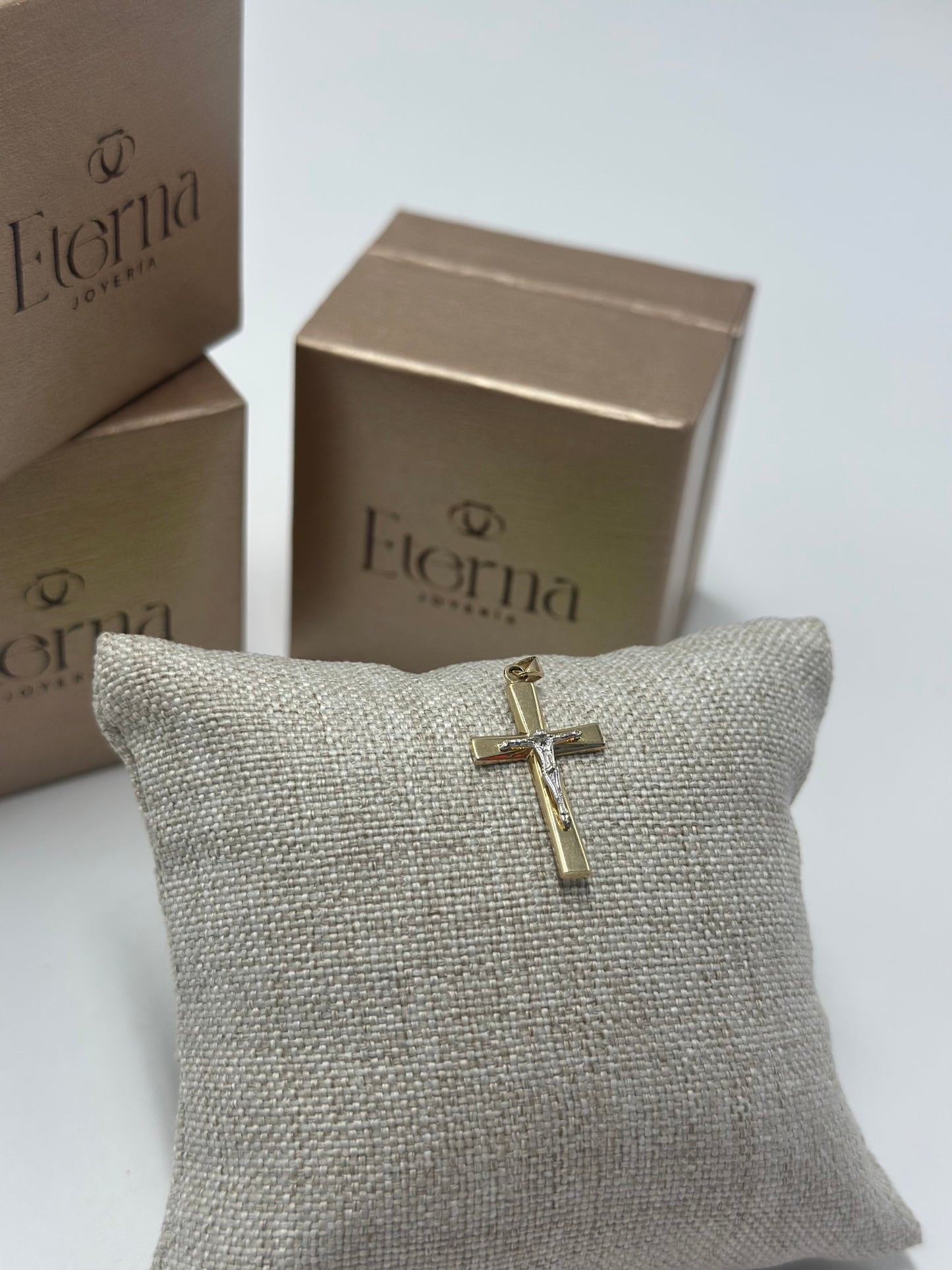 Dije 10K Oro Cruz