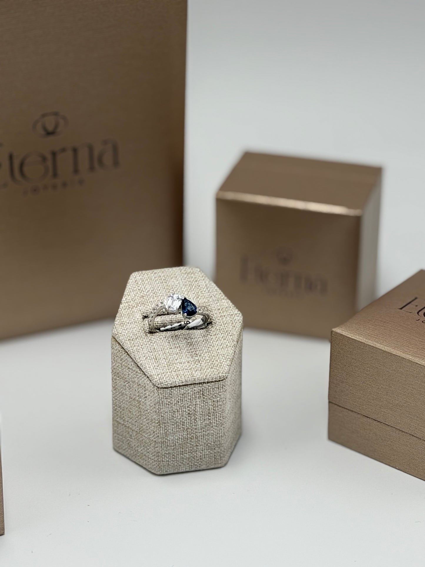 Anillo Zafiro con Diamante 14k