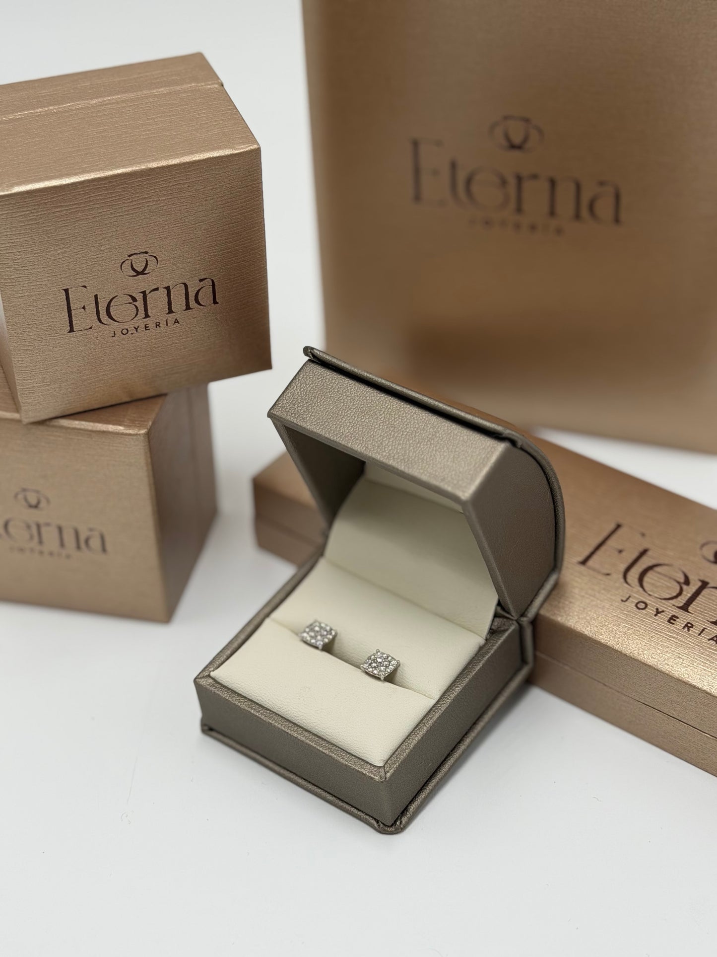 Pendientes Diamante 14K