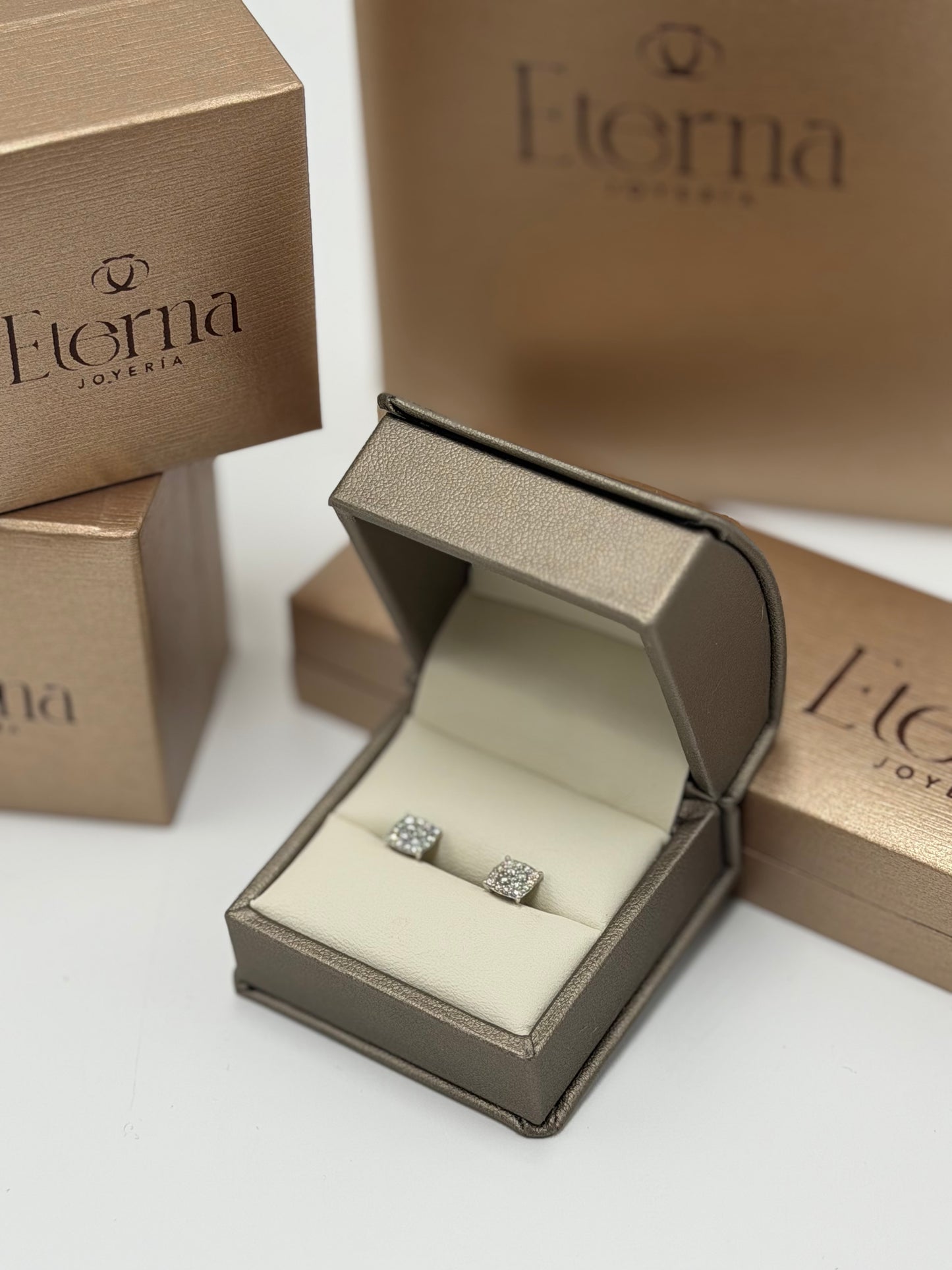 Pendientes Diamante 14K