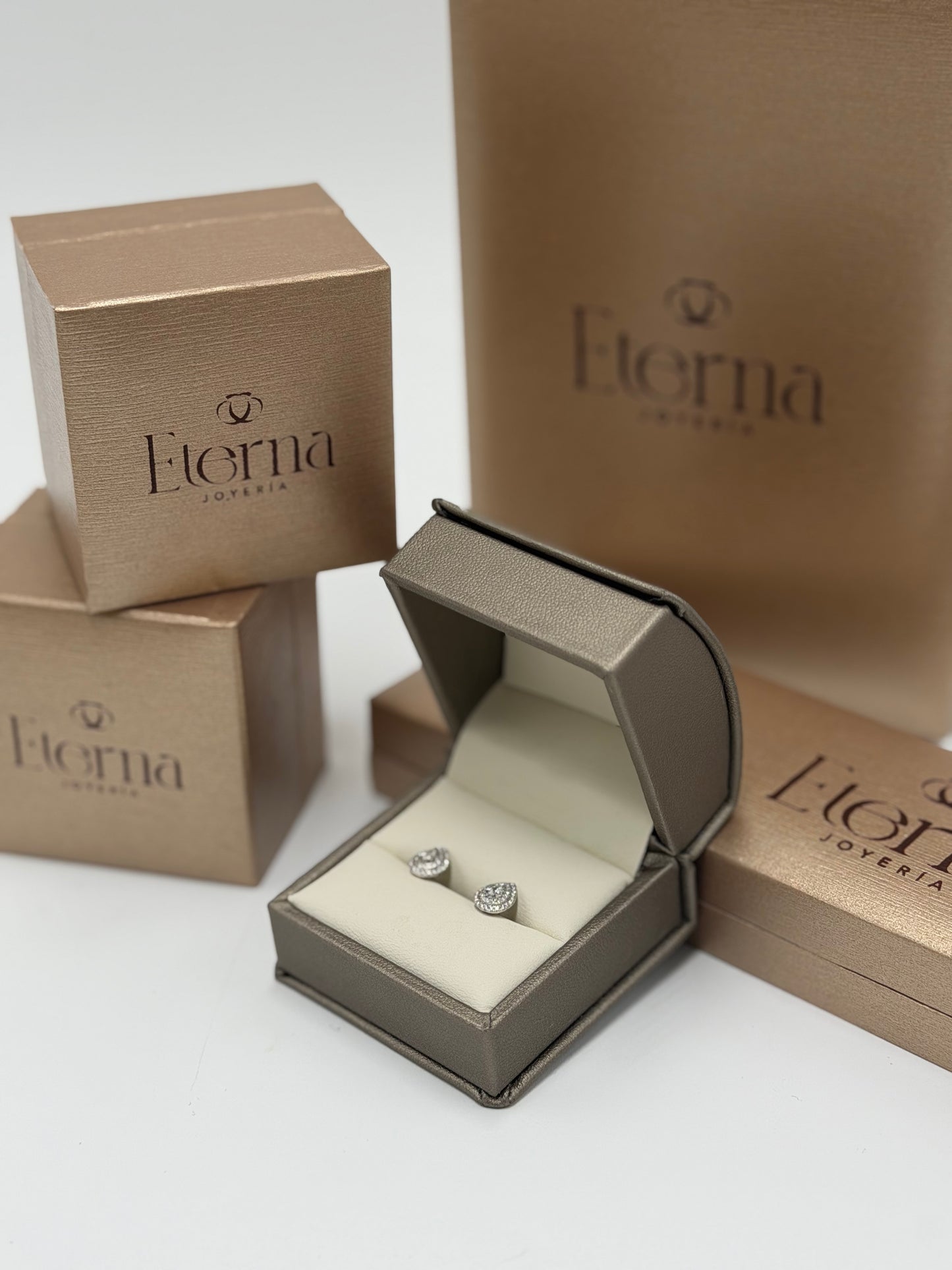 Pendientes Diamante 14K
