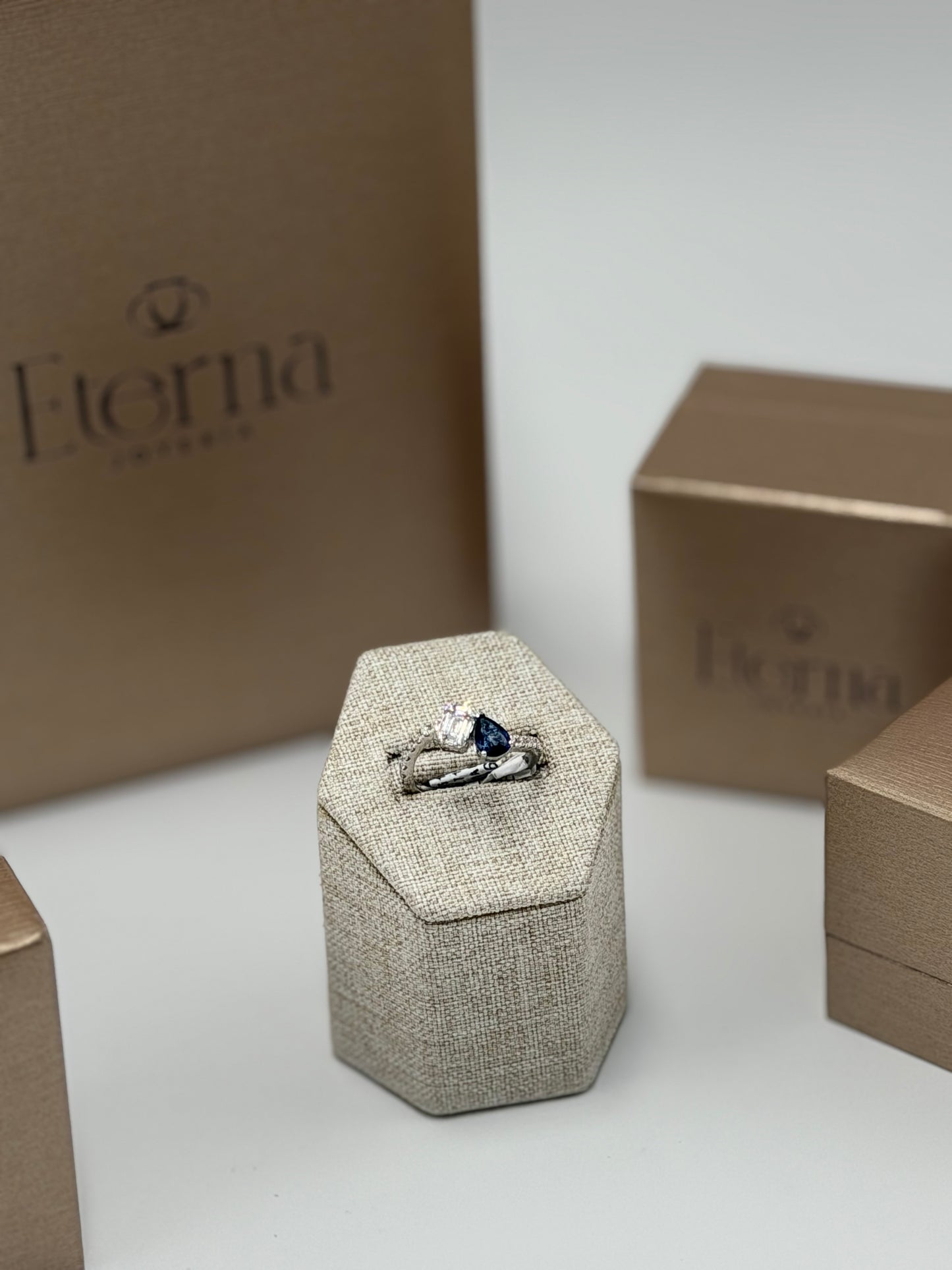 Anillo Zafiro con Diamante 14k