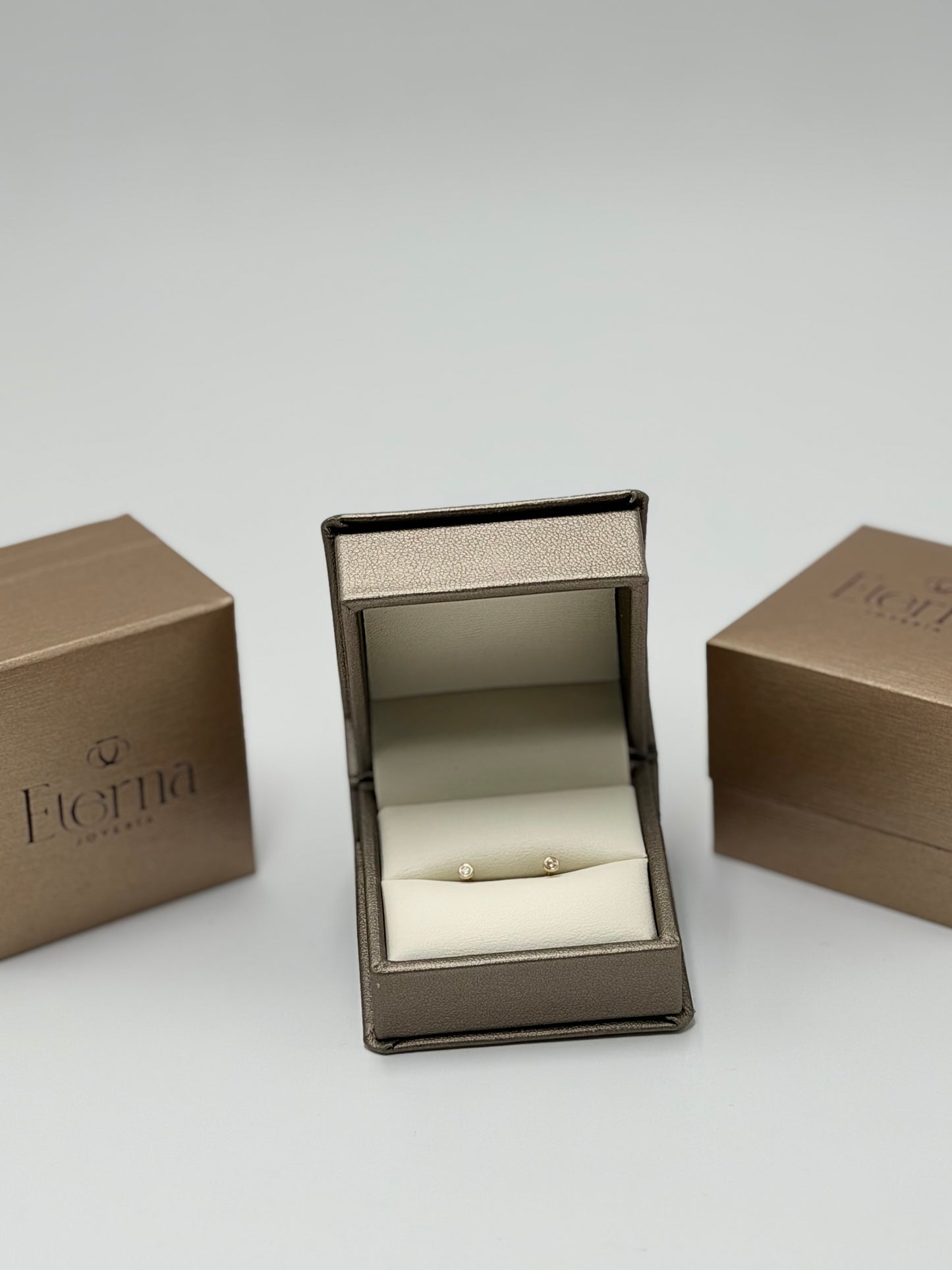 Broquel Diamante 14K