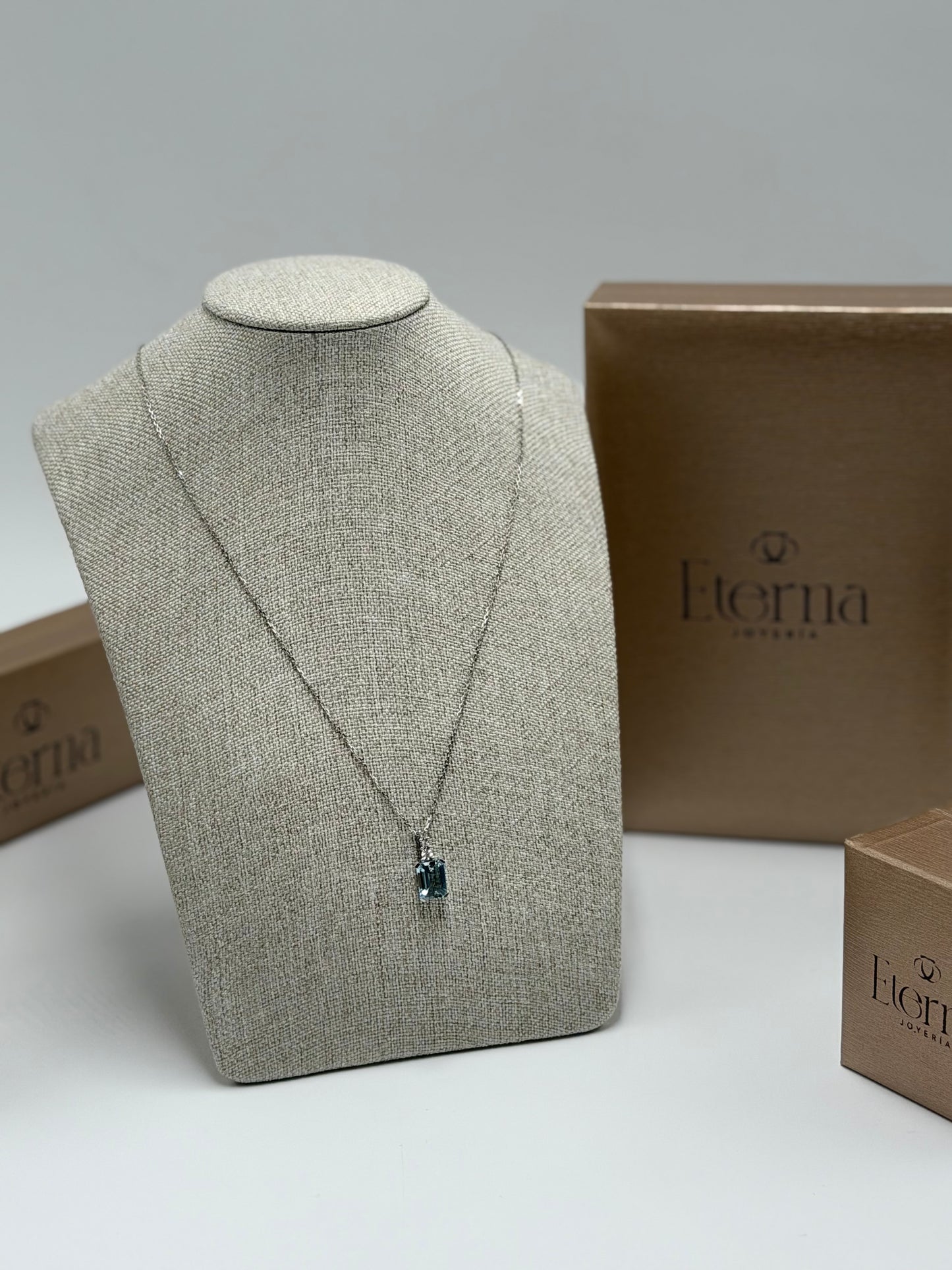 Collar Aquamarina con Diamante natural 14K
