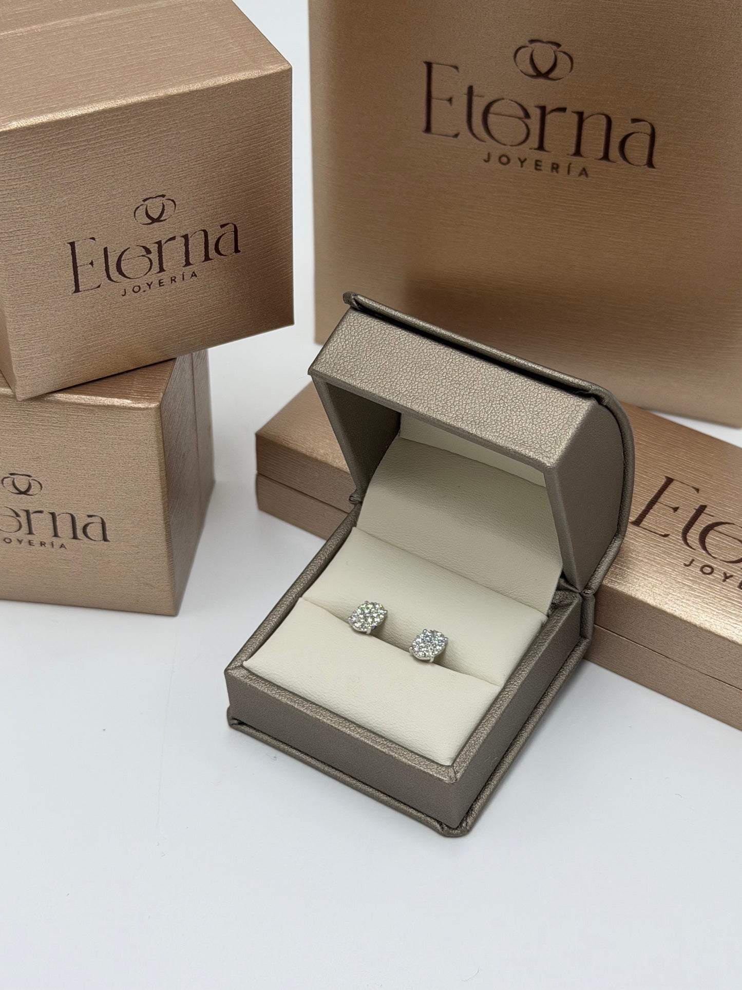 Pendientes Diamante 14K